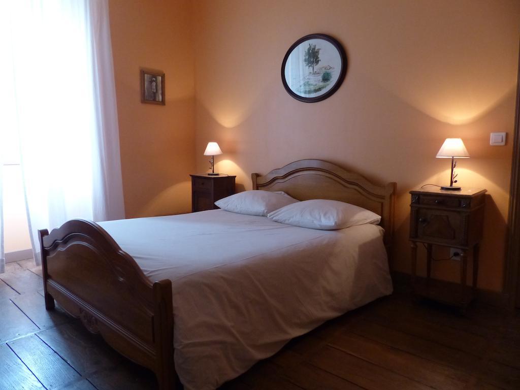 Le Domaine De Panissac Bed and Breakfast Berneuil  Habitación foto