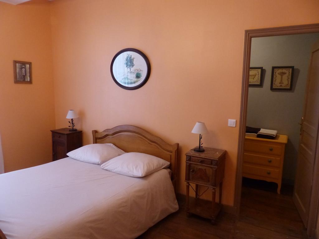 Le Domaine De Panissac Bed and Breakfast Berneuil  Habitación foto